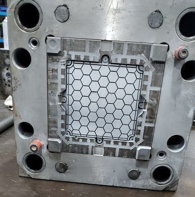 品質  General Purpose Injection Molding System with LKM Mold Base Grinding Machining 工場