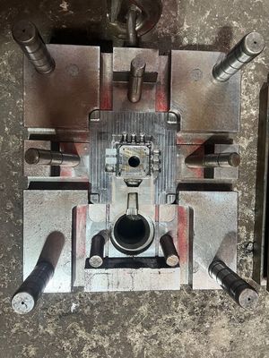 S136H 718H 2343アルミニウム ダイ カストのダイスによって曇らされる熱処理