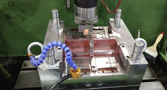 終わりP20 718の注文のプラスチック射出成形サービスを織りなさい