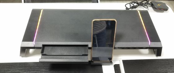 USB3.0ハブ/無線充満を用いるSECCの金属のモニターの立場
